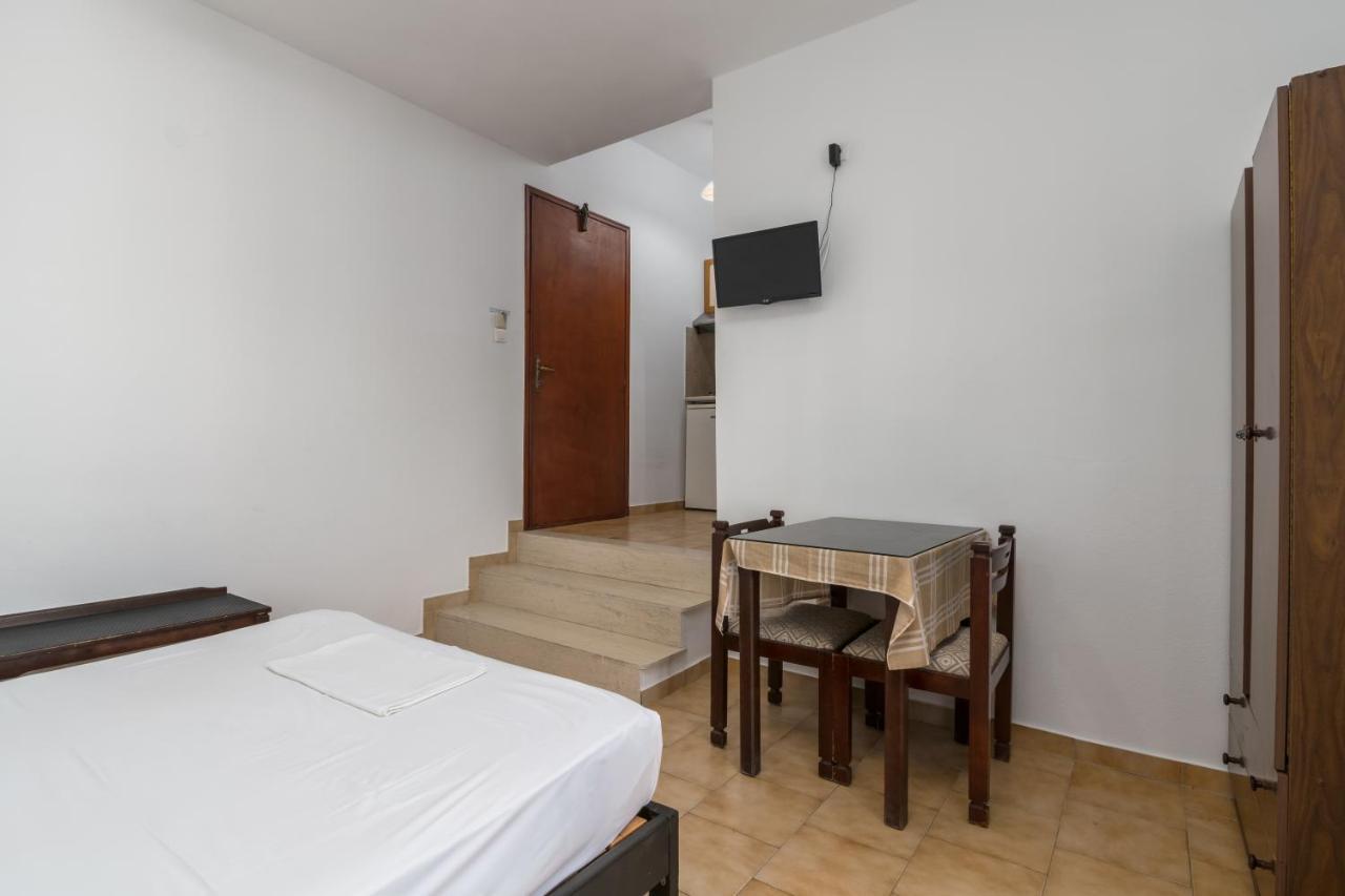 Tilemachos Rooms & Studios 아다마스 외부 사진